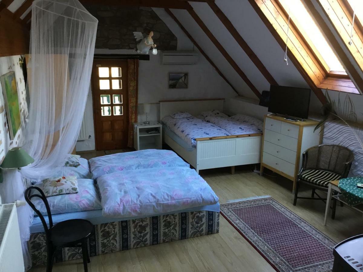 Villa-Magdi Vendégház Revfulop Exterior foto
