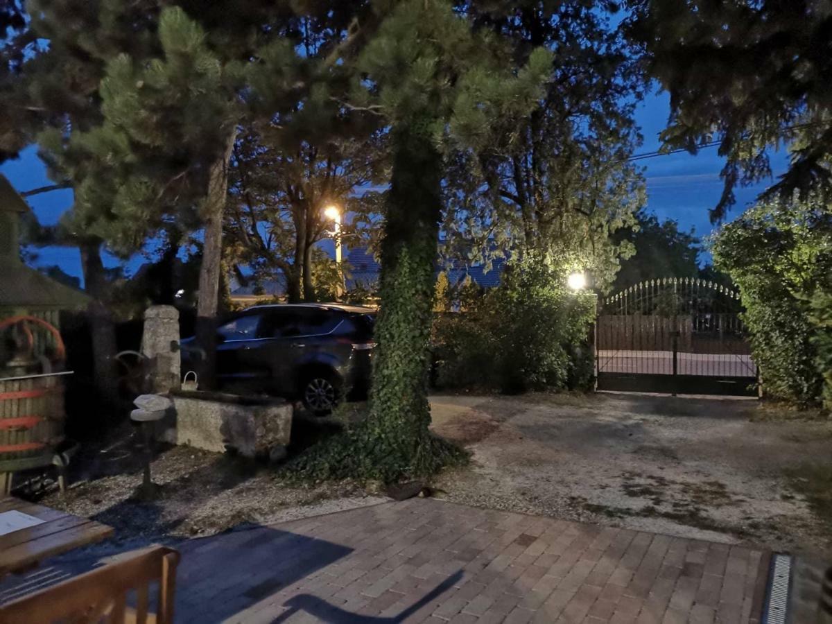 Villa-Magdi Vendégház Revfulop Exterior foto