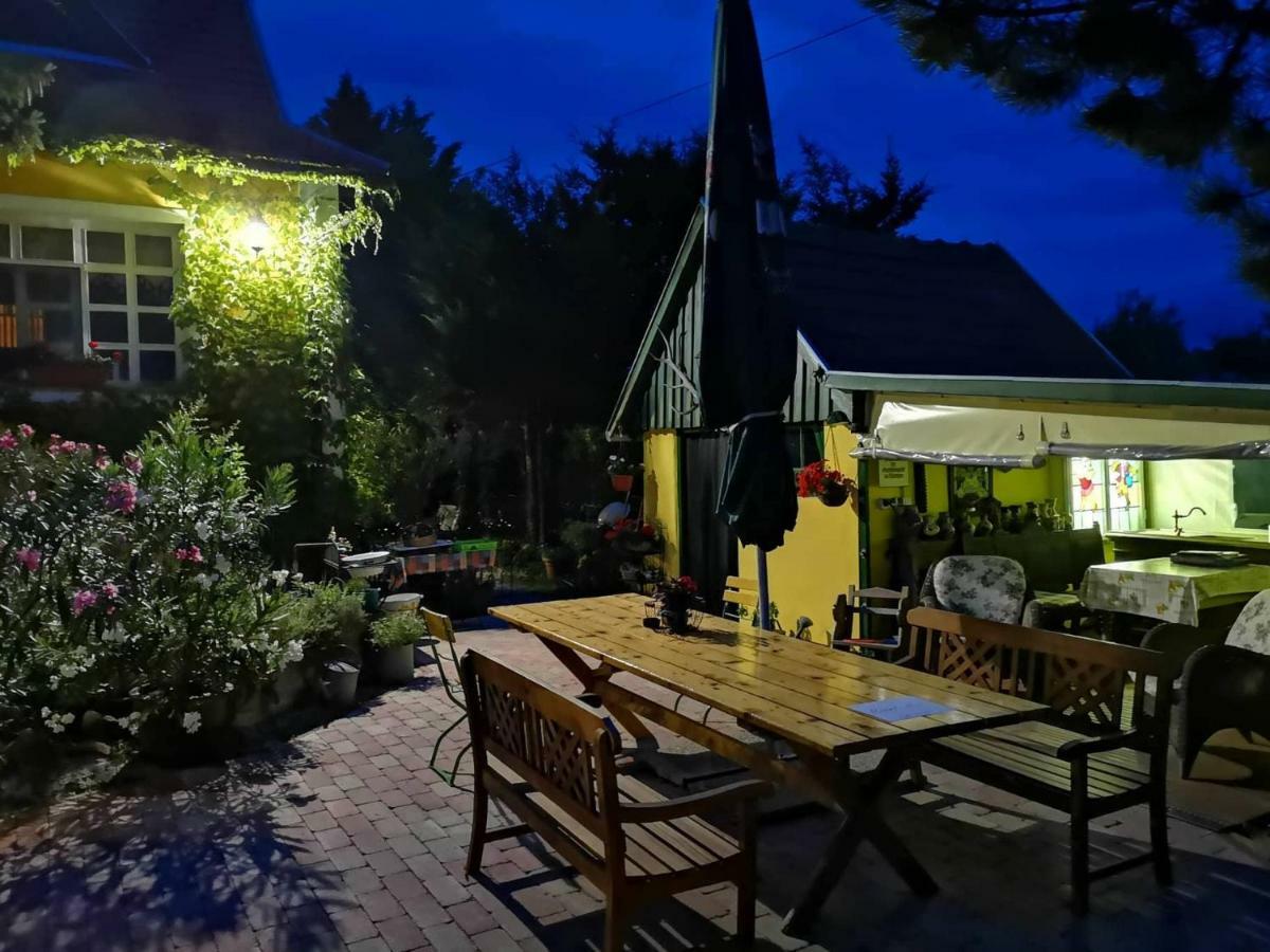 Villa-Magdi Vendégház Revfulop Exterior foto